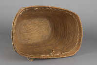 Chilcotin%20artist%2C%20%3Cb%3E%3Ci%3E%20Basket%3C%2Fi%3E%3C%2Fb%3E%2C%201850%2F1890%2C%20cedar%20root%2C%20beargrass%20and%20cherry%20bark%2C%20The%20Elizabeth%20Cole%20Butler%20Collection%2C%20no%20known%20copyright%20restrictions%2C%2091.95.54